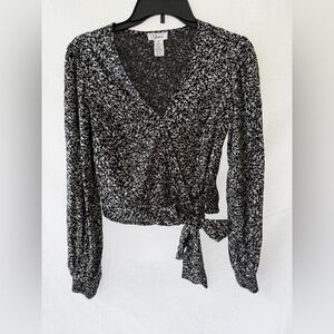 Japna Like New Cropped Wrap Top Small